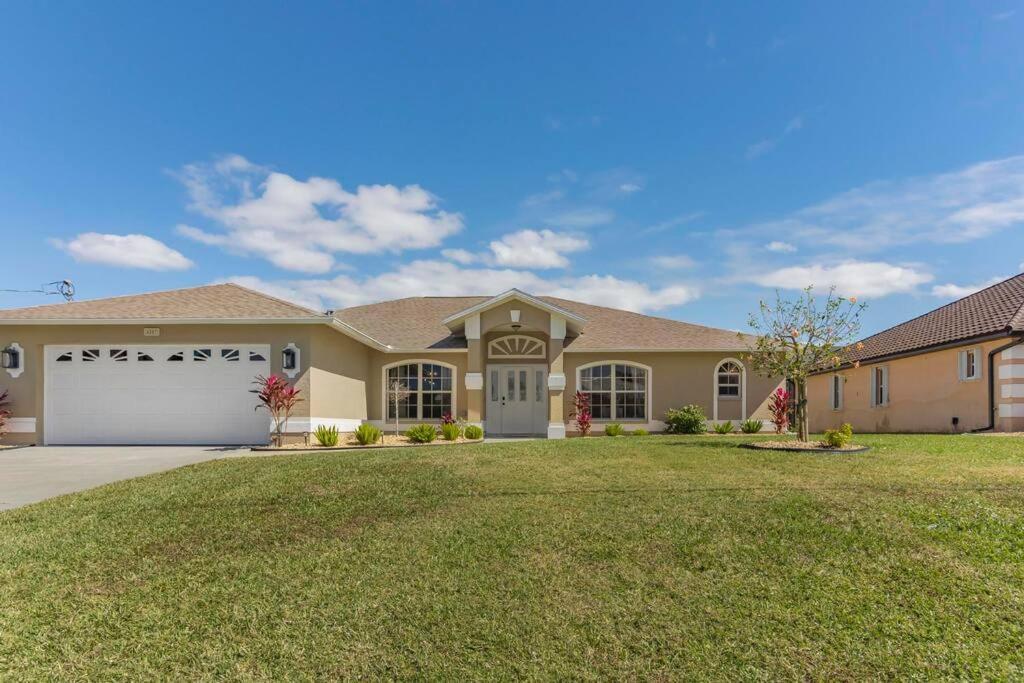 Barefoot Bay Villa Cape Coral Exterior photo