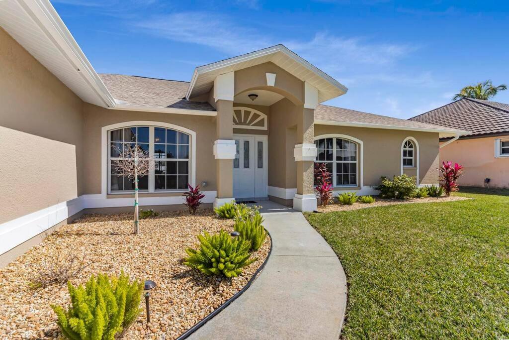 Barefoot Bay Villa Cape Coral Exterior photo